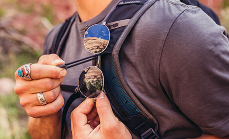 QuickStow-System für Sonnenbrille