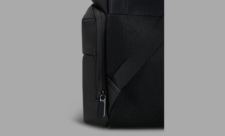 Side pockets