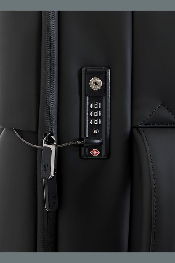 Lipault Lost In Berlin Cabin 2.0 55cm  Black Lipault Lost In Berlin Cabin 2.0 55cm  Black