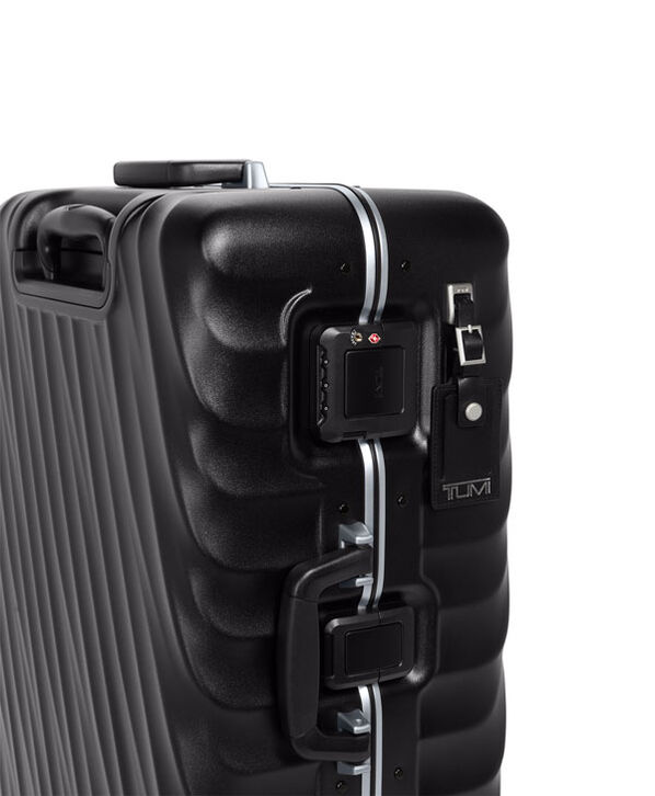 TUMI 19 DEGREE FRAME Short Trip Checked Luggage 66 cm Black Texture TUMI 19 DEGREE FRAME Short Trip Checked Luggage 66 cm Black Texture