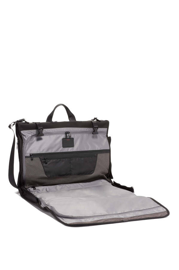 TUMI Alpha 3 GARMENT TRI-FOLD C/O Black