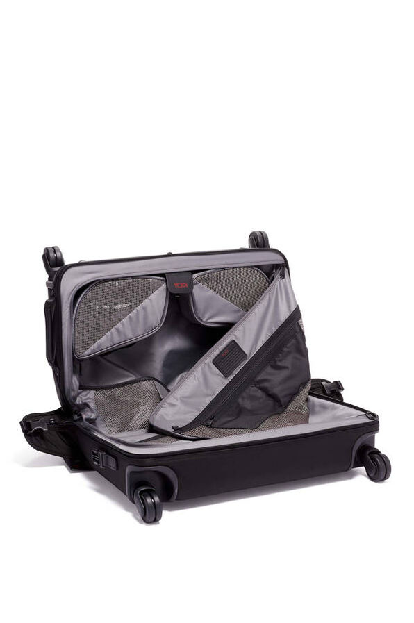 TUMI Alpha 3 GARMENT 4 WHL C/O Black TUMI Alpha 3 GARMENT 4 WHL C/O Black