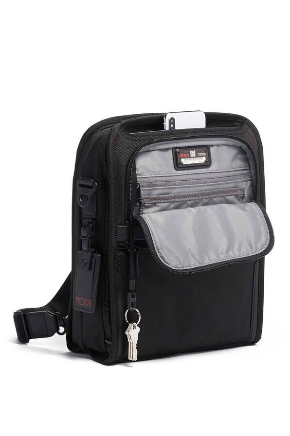 TUMI Alpha 3 MEDIUM TRAVEL TOTE Black TUMI Alpha 3 MEDIUM TRAVEL TOTE Black
