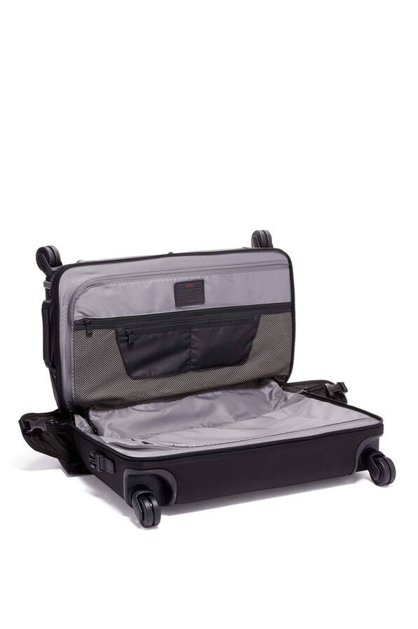 TUMI Alpha 3 GARMENT 4 WHL C/O Black TUMI Alpha 3 GARMENT 4 WHL C/O Black