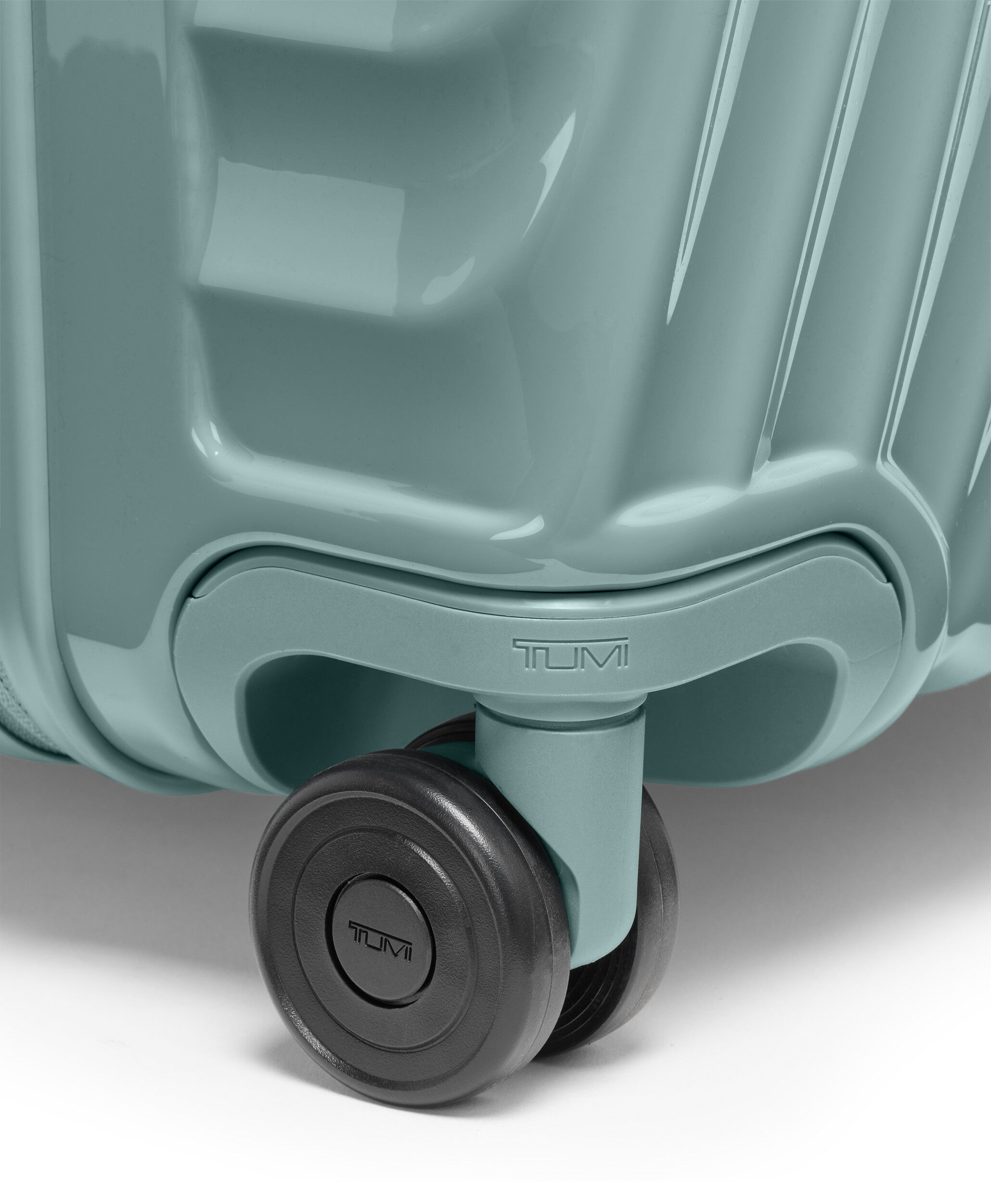 19 Degree Checked Luggage | TUMI Large Trunk